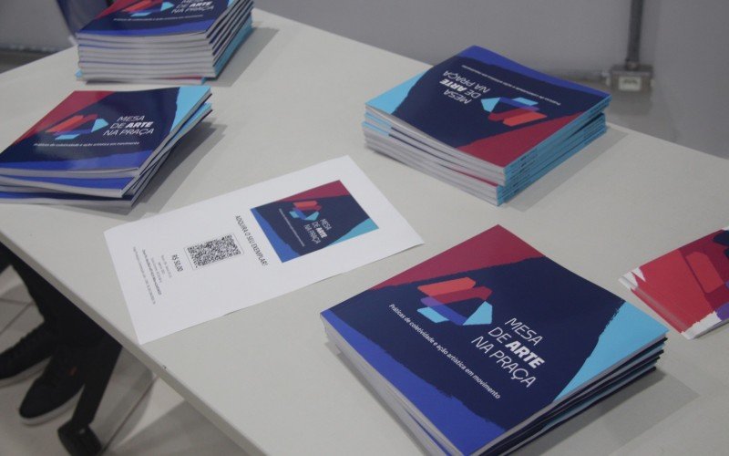 Lançamento do livro Mesa de Arte na Praça - Práticas de coletividade e ação artística em movimento