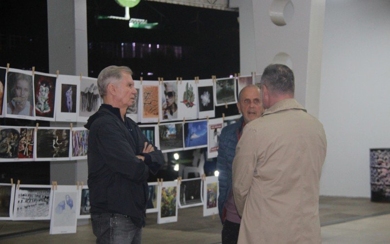 Lançamento do livro Mesa de Arte na Praça - Práticas de coletividade e ação artística em movimento