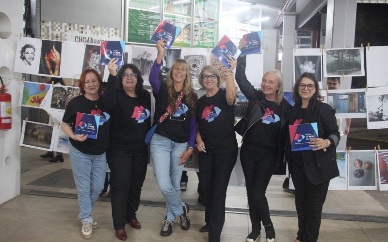 Lançamento do livro Mesa de Arte na Praça - Práticas de coletividade e ação artística em movimento