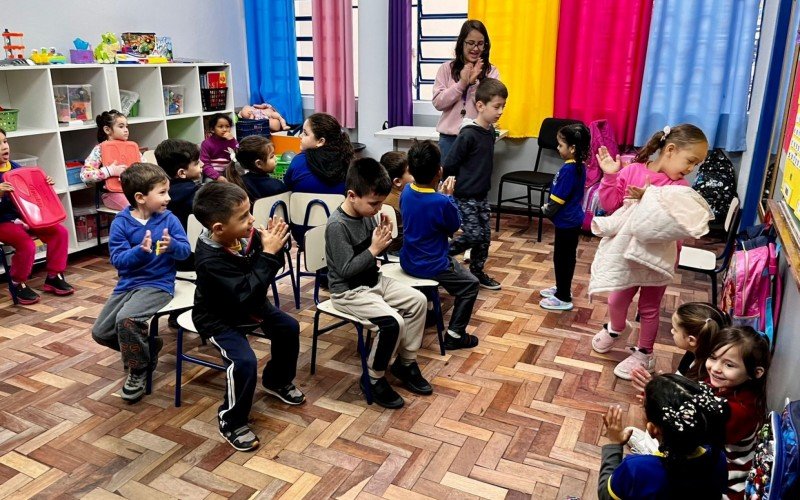 Na Paul Harris os pequenos fizeram a dança das cadeiras  