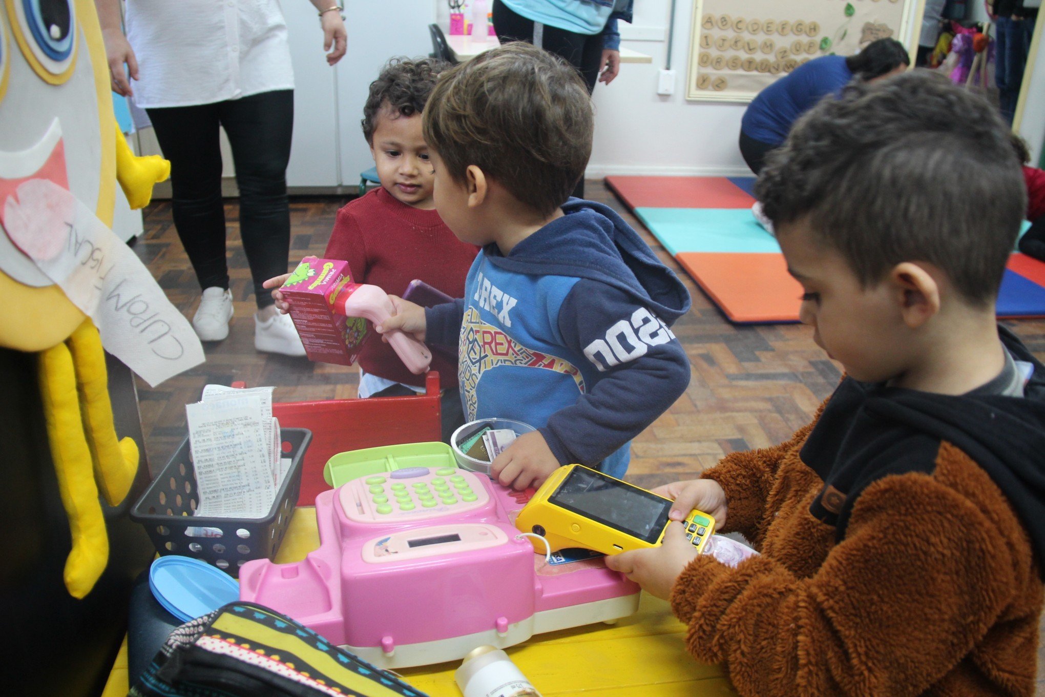 Mercadinho de brincadeira ensina educação fiscal a alunos da rede infantil de Sapiranga
