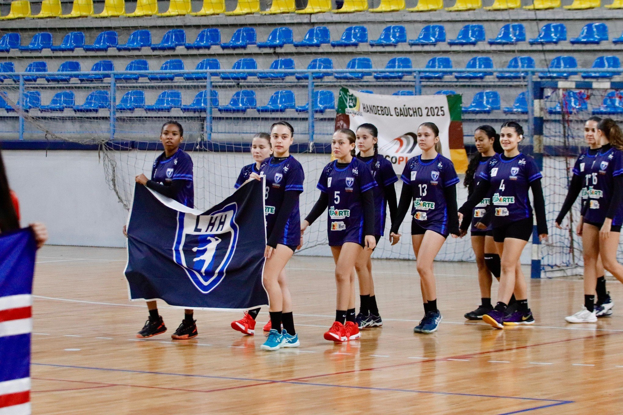 LHH/GuSch conquista três vitórias na primeira fase do Estadual Juvenil de Handebol