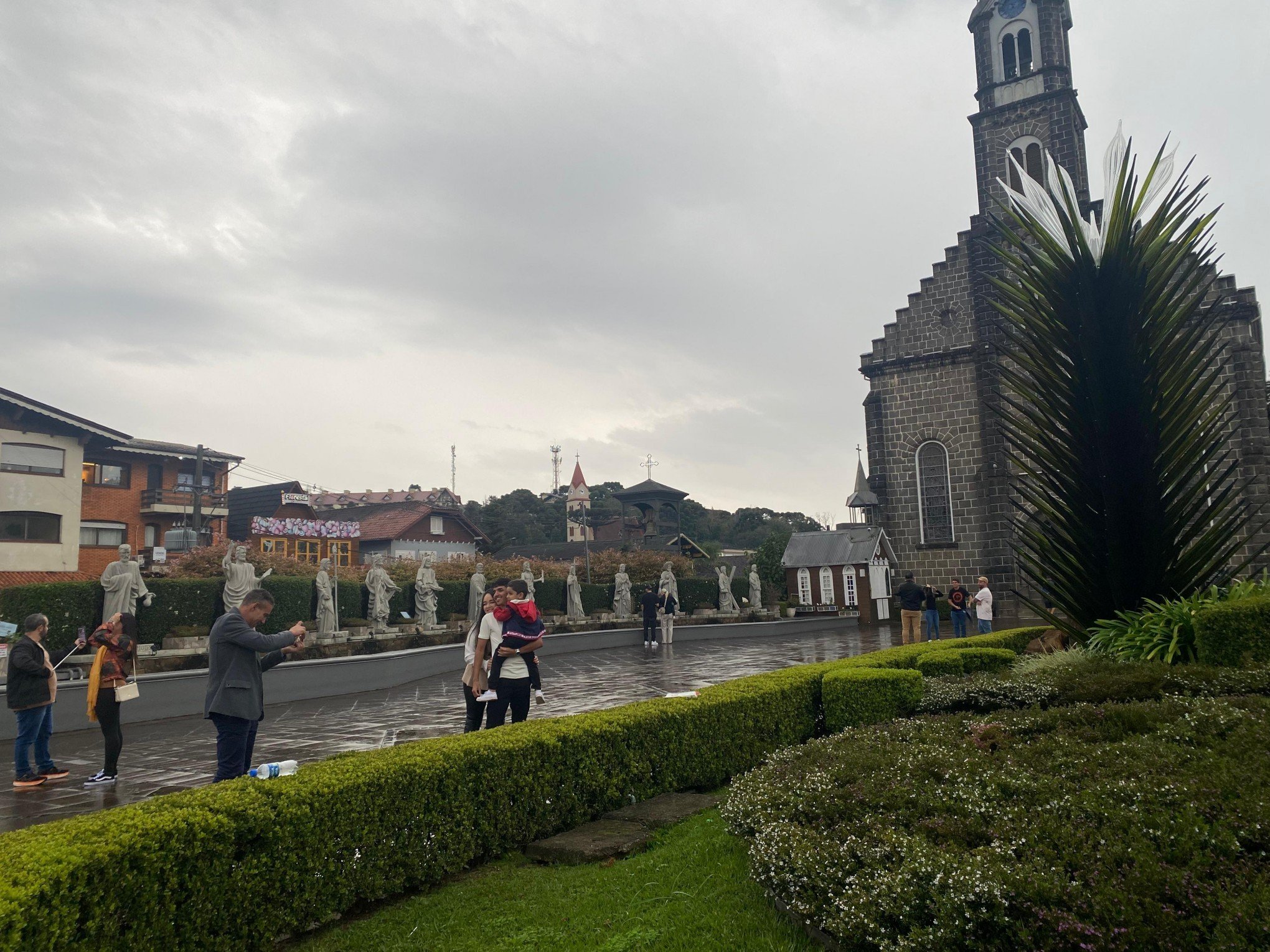 Instabilidade retorna e final de semana deve ter chuva; máximas podem chegar a 30°C
