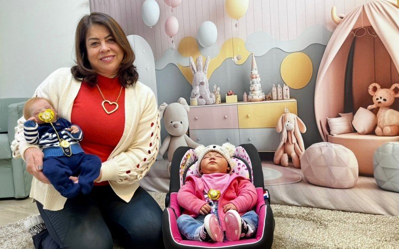 Magda Henke é moradora do bairro Feitoria e produz bebês realistas há três anos  
