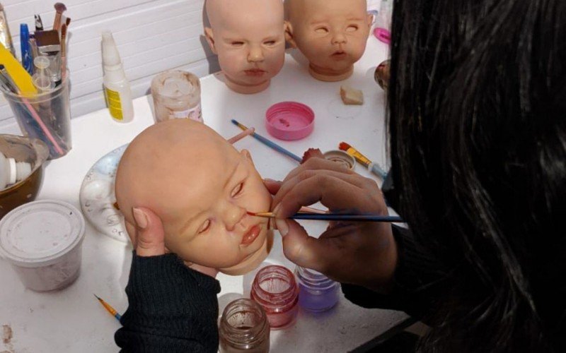 No atelier de Quesia, os preços variam entre R$ 699 a R$ 5.800