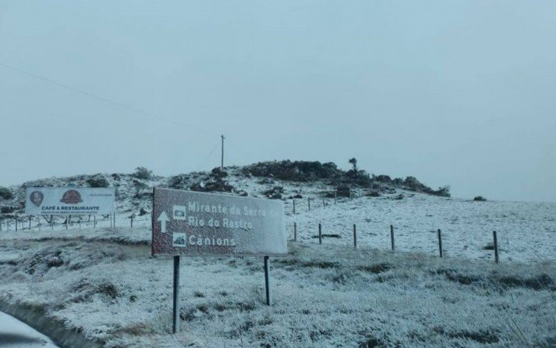 Registro de neve na Serra do Rio do Rastro, em Bom Jardim da Serra | abc+