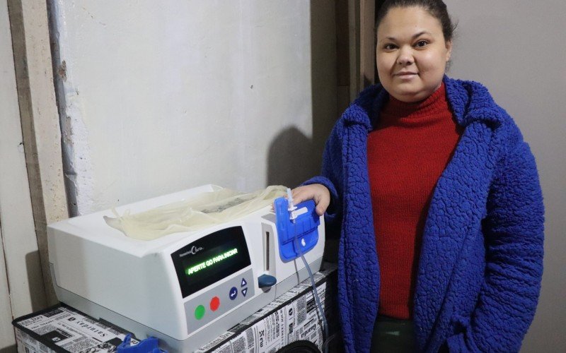 Moradora do bairro Santo Afonso, Suéllen de Souza Vargas (28) sofre com doença rara e aguarda remédio para tratamento há mais de um ano. | abc+