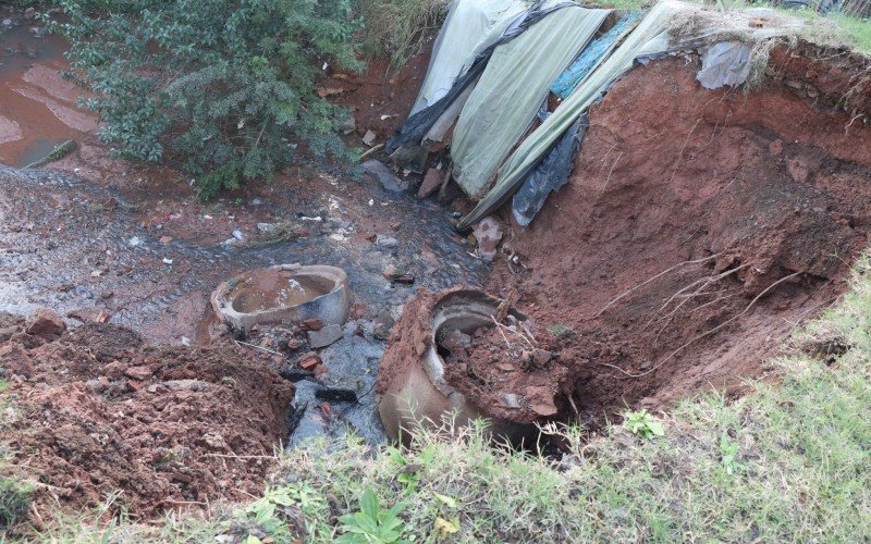Deslizamento de terra no bairro Guarani 