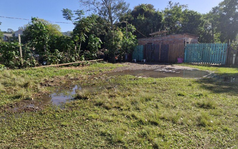 Local conta com pracinha, mas carece de infraestrutura