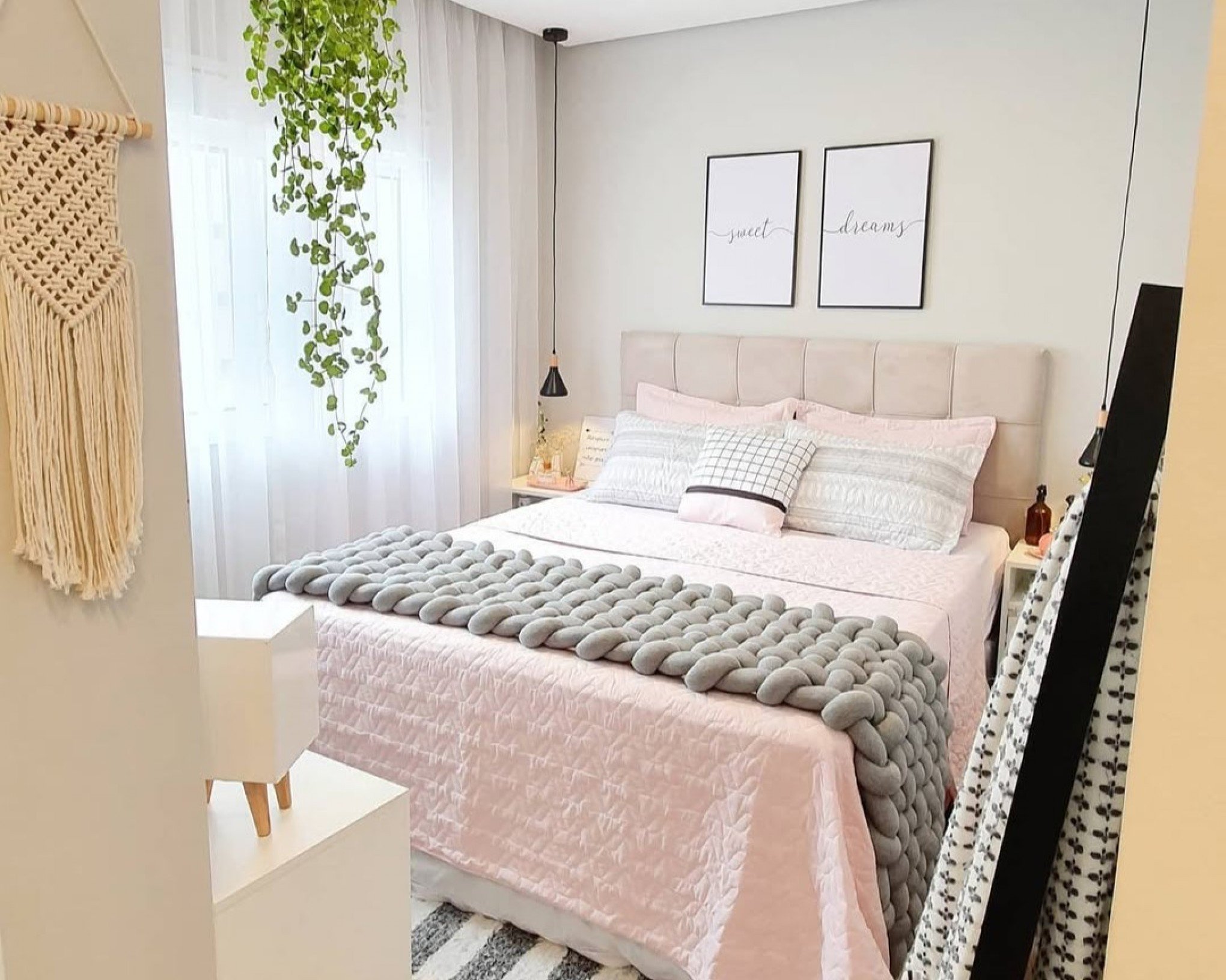 Quarto feminino pequeno: descubra 6 dicas para montar um espaço cheio de charme