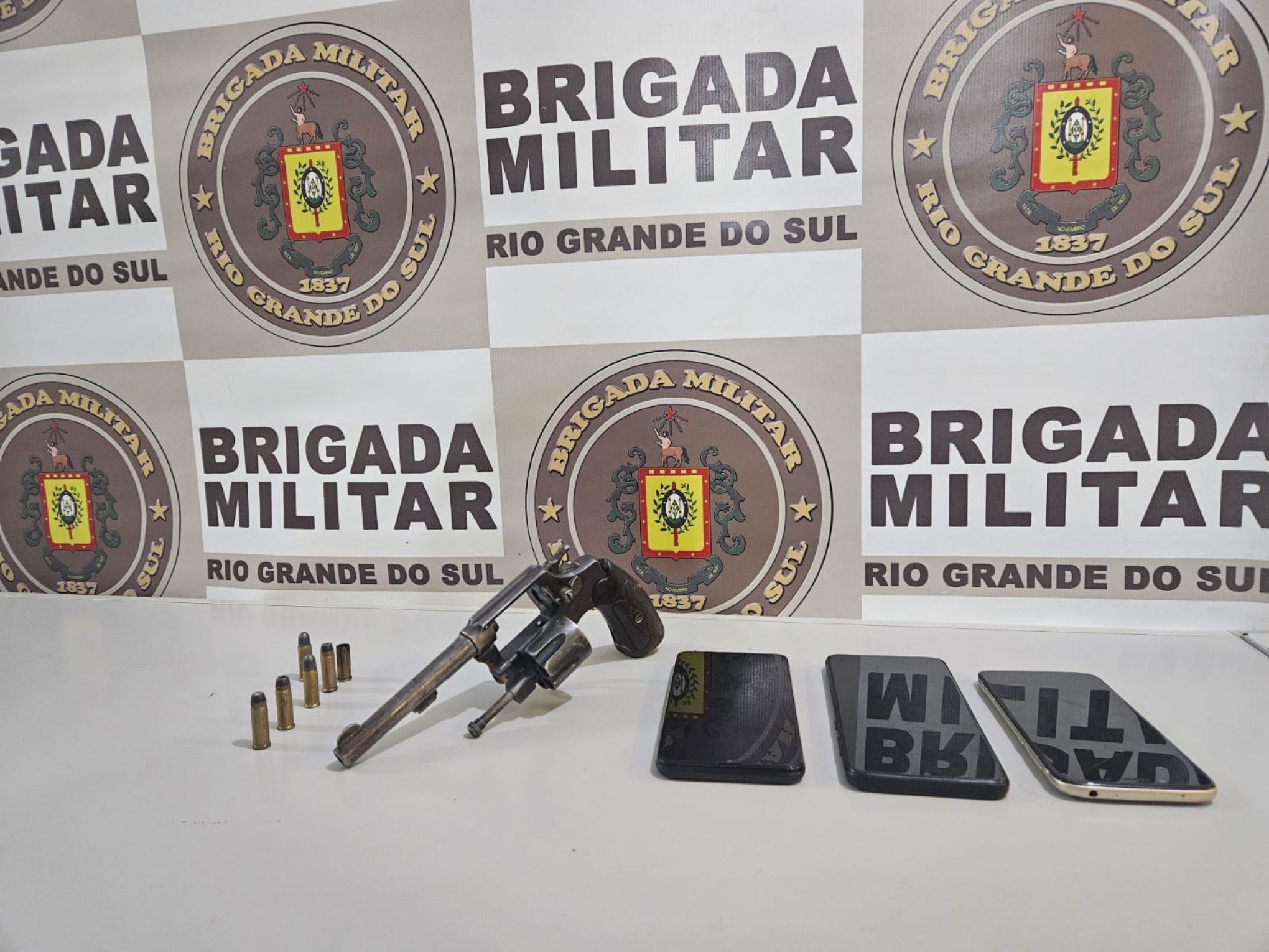 Homem é morto após troca de tiros em pousada no Centro de cidade da região