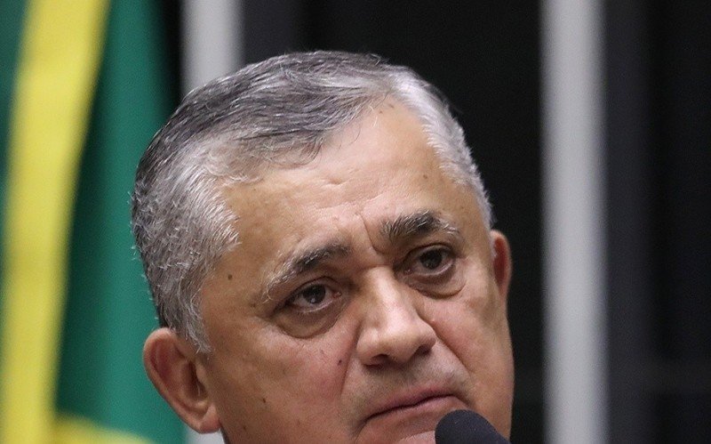 CASO MASTER: José Guimarães diz não ver possibilidade de escândalo atingir o governo