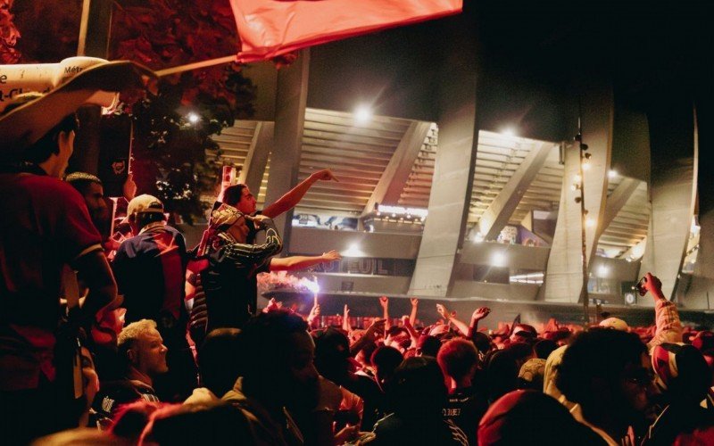 Torcedores do PSG no entorno do Parque dos Príncipes | abc+