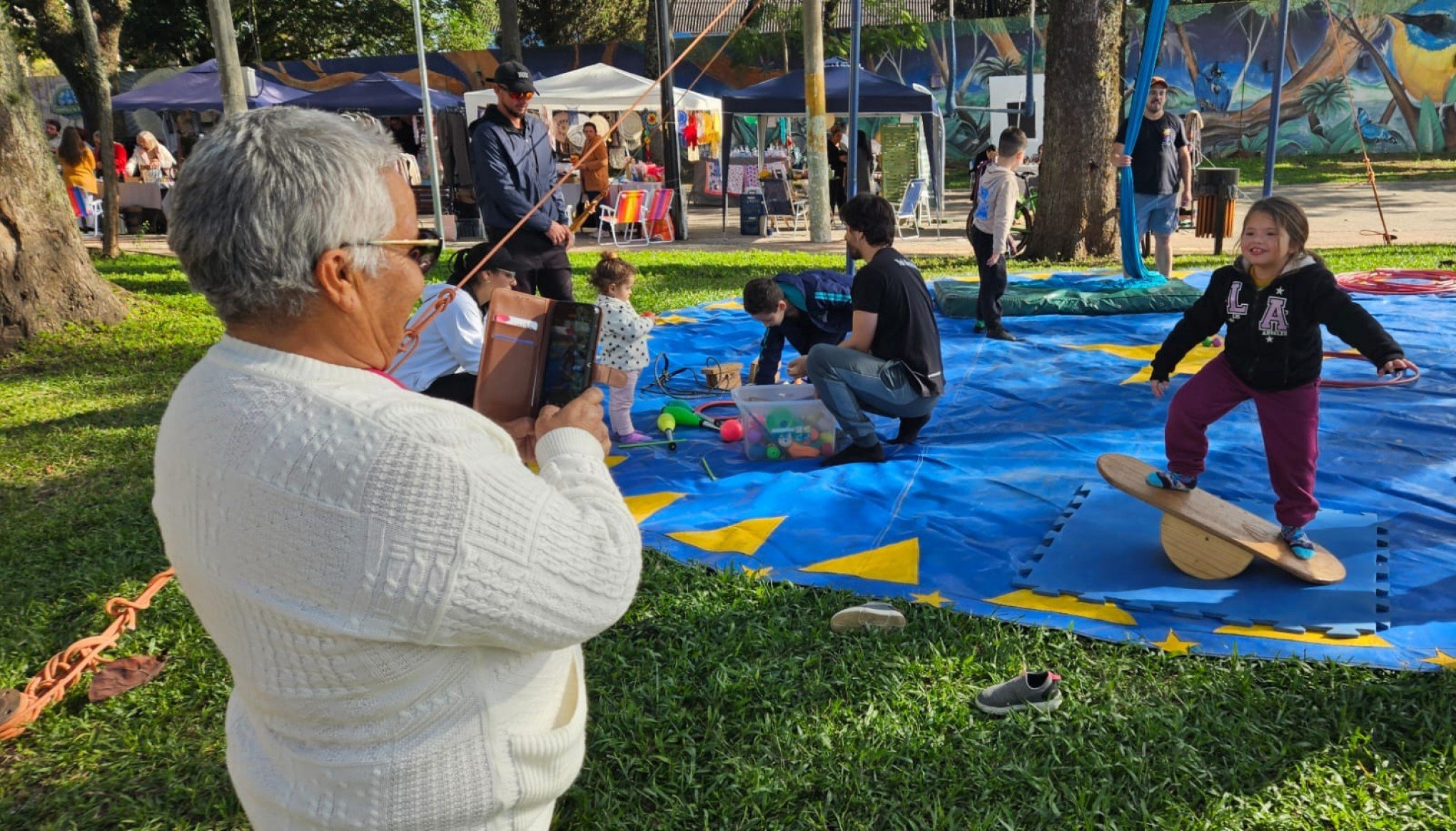 Segunda edição do Brique São Léo movimenta a Praça do Imigrante