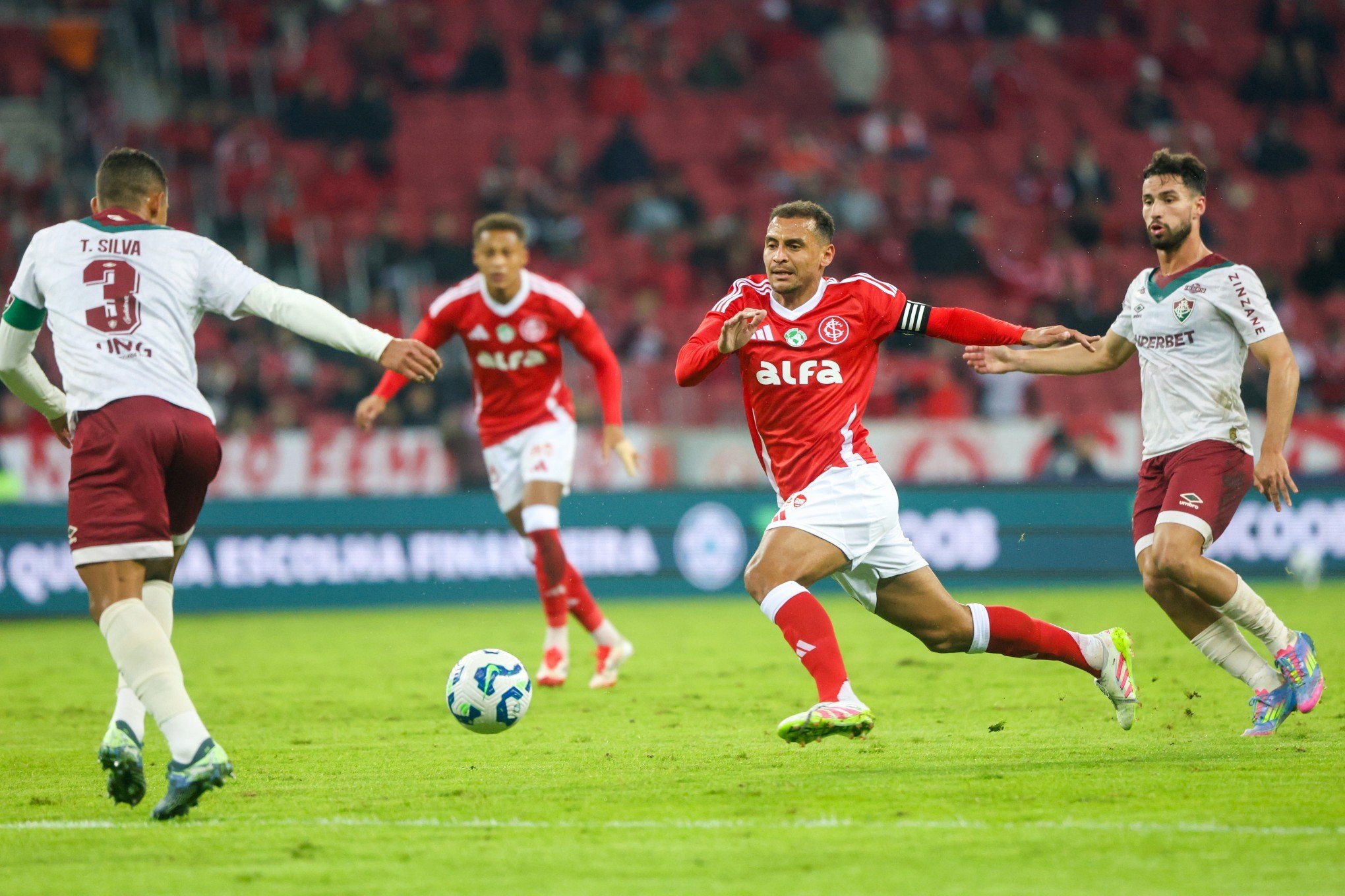 Inter perde para o Fluminense no Beira-Rio e amplia jejum no Brasileirão