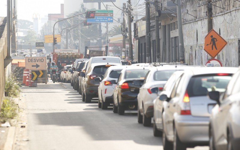 Sinalização é apontada como problema em trechos de obras do Dnit na BR-116, em Canoas
