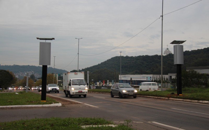 Lombadas eletrônicas instaladas na RS-239 em Novo Hamburgo