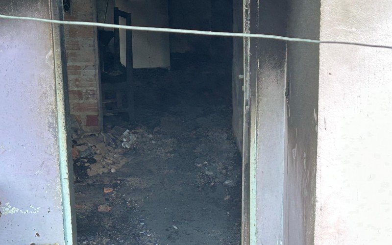 Incêndio na Vila Dihel, bairro São José, em Novo Hamburgo | abc+