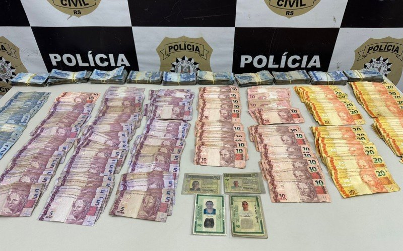 R$ 10 mil em espécie, documentos falsos e caderno de anotações foram apreendidos na posse de Gordo Cris | abc+