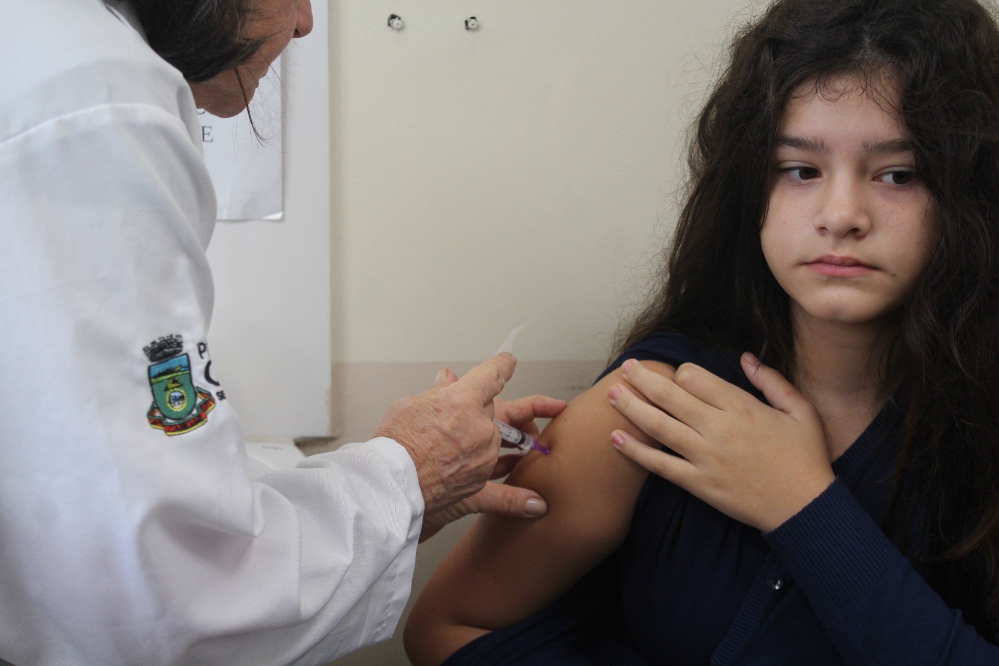 "Para se cuidar melhor": Canoas começa a vacinação contra a dengue em crianças e adolescentes nesta segunda-feira