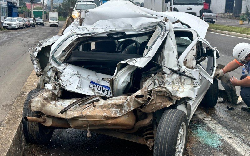Acidente na RS-240 envolveu carro e carreta na tarde desta terça-feira | abc+