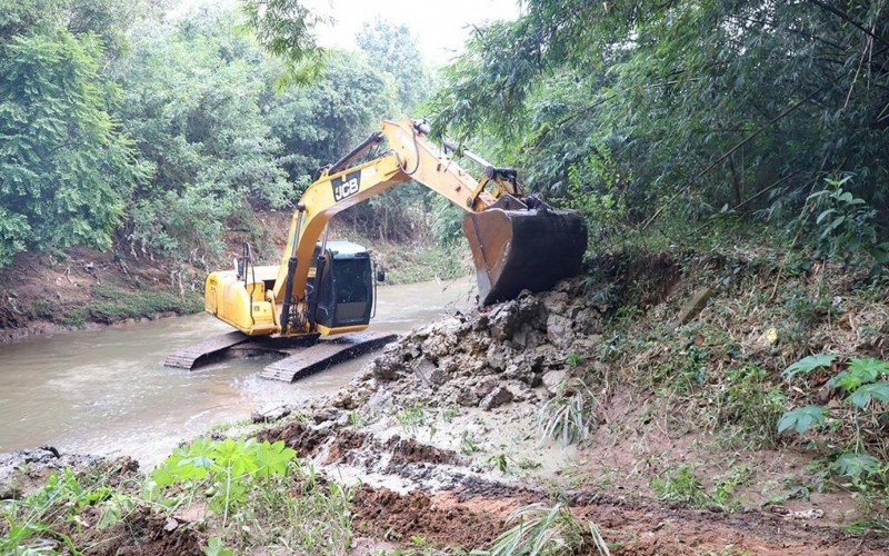 Trabalho iniciou no Arroio Sapucaia, no bairro Novo Esteio
