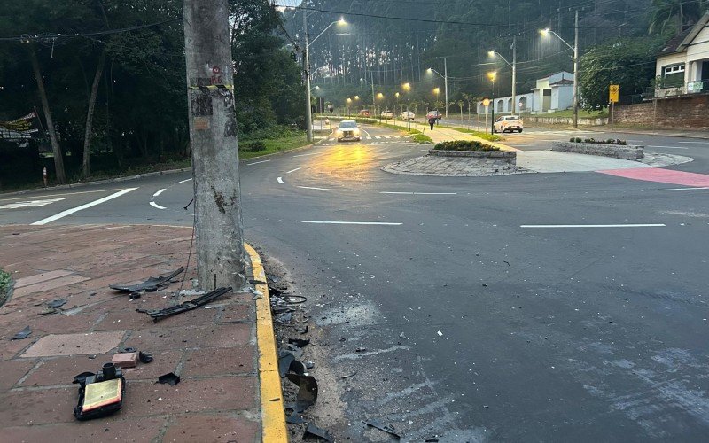 Acidente aconteceu na Avenida Presidente Vargas, na esquina com a Rua Zeno Schmiedel, no bairro Floresta | abc+