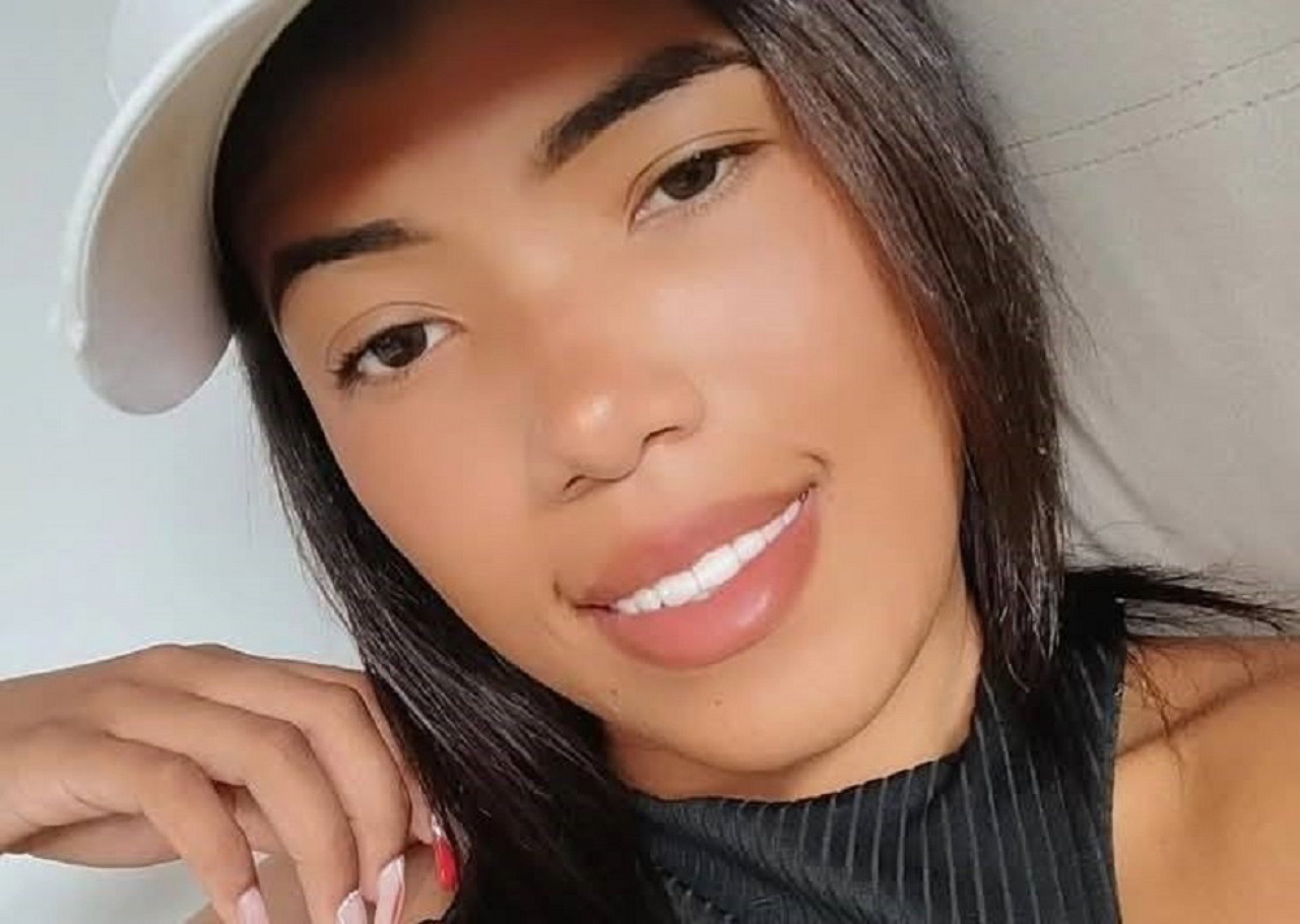 "Não sabemos como falar ao filho que a mãe dele morreu", diz irmã de mulher que não resistiu à colisão de carro com poste em Estância Velha