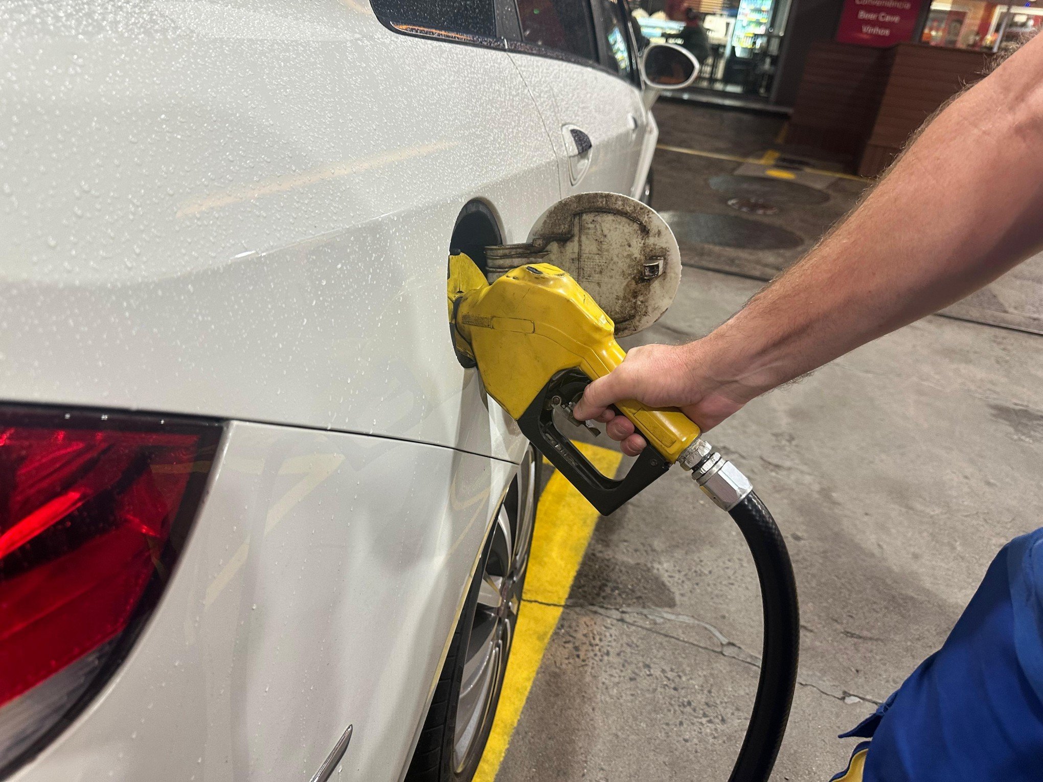 Petrobras anuncia redução no preço da gasolina; saiba de quanto e quando passa a valer