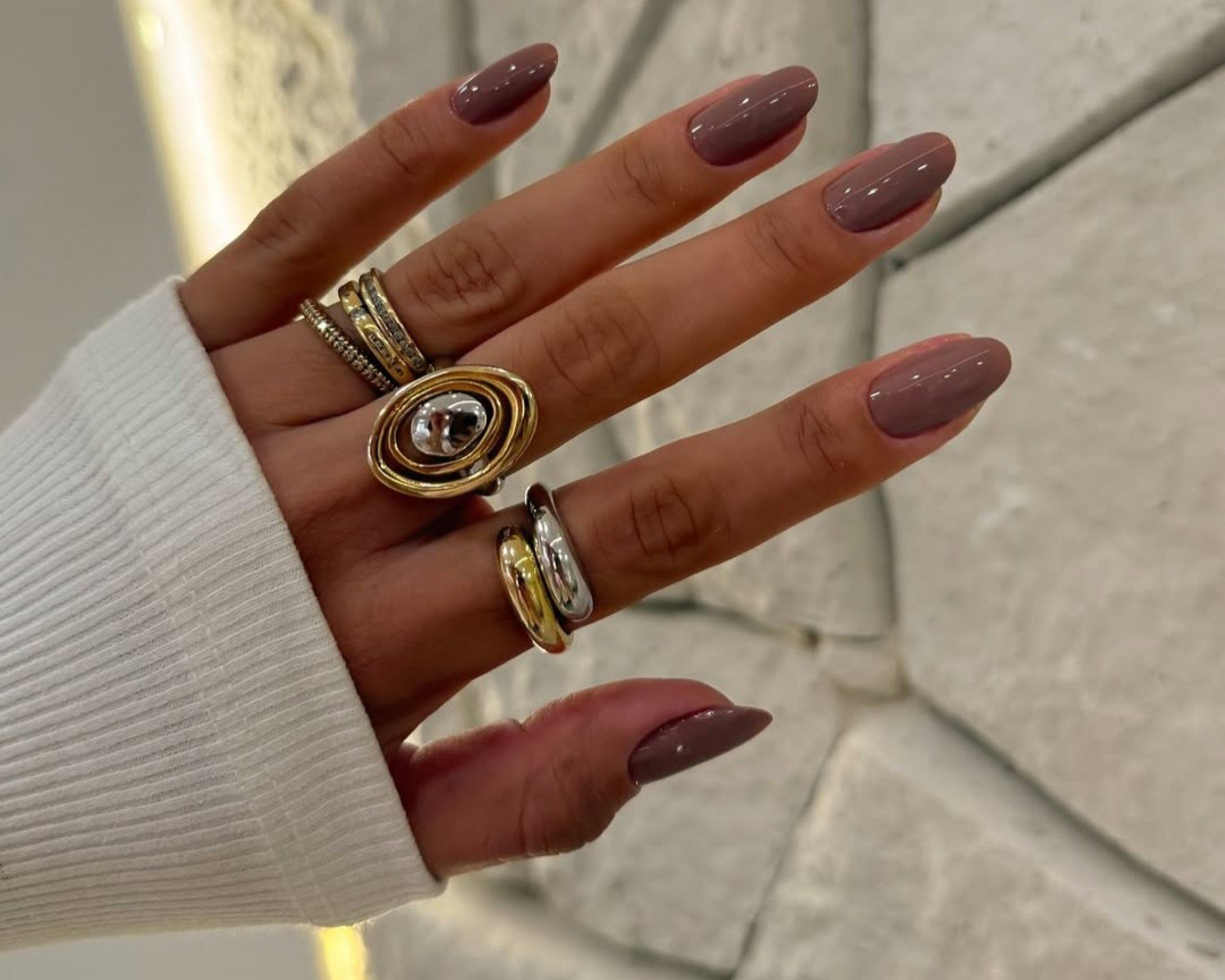 Essas 3 cores de esmalte são perfeitas para unhas sofisticadas no dia a dia