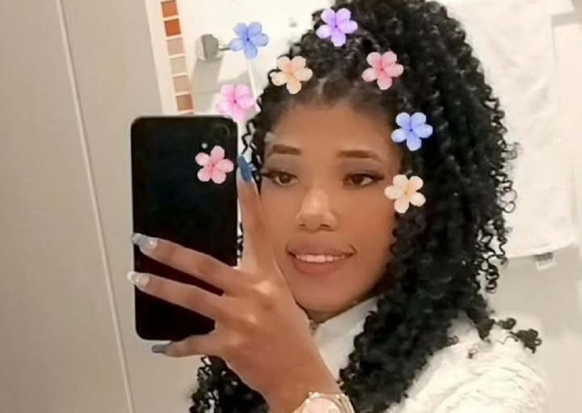 Identificada mulher que morreu após carro colidir em poste de concreto em Estância Velha