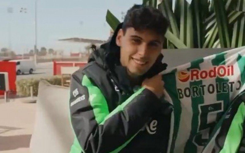 Juventude presentou Gabriel Bortoleto, piloto da F1, com uma camisa | abc+