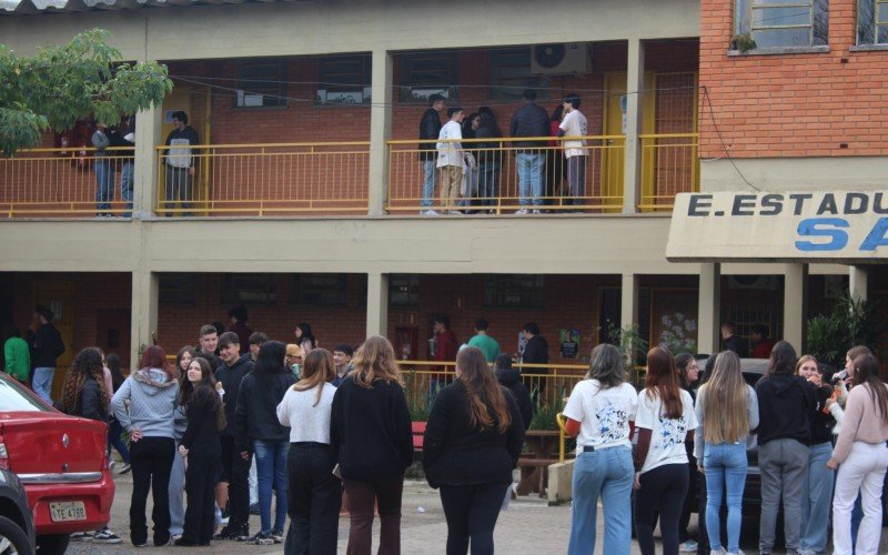 EEEB Santa Rita convive com a falta de professores de Matemática