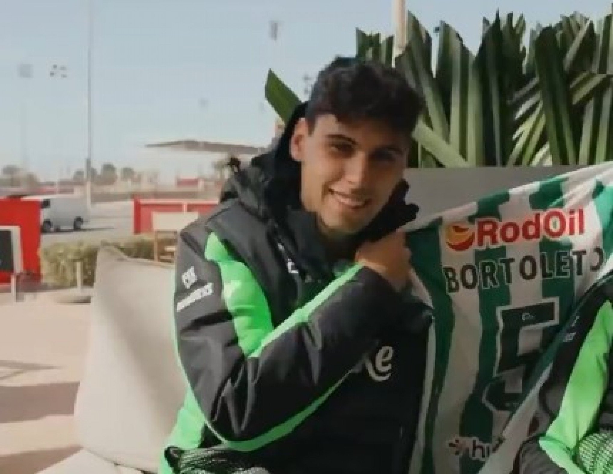 "Vinte dólares ou um presente misterioso": Juventude envia camisa para Bortoleto da F1