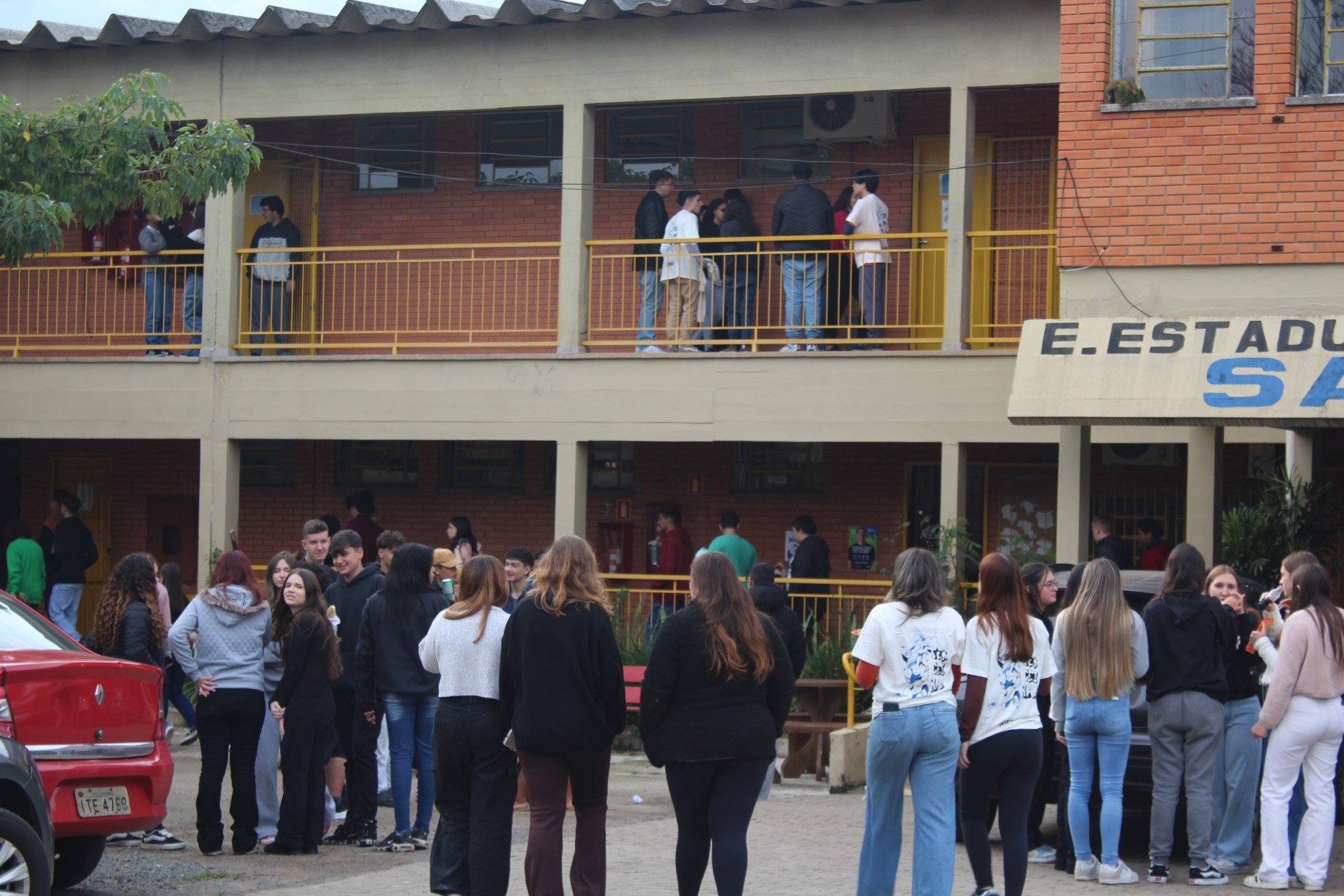 "Precisamos do apoio de alguém que estudou": Comunidade reclama da falta de professores de Matemática em Nova Santa Rita