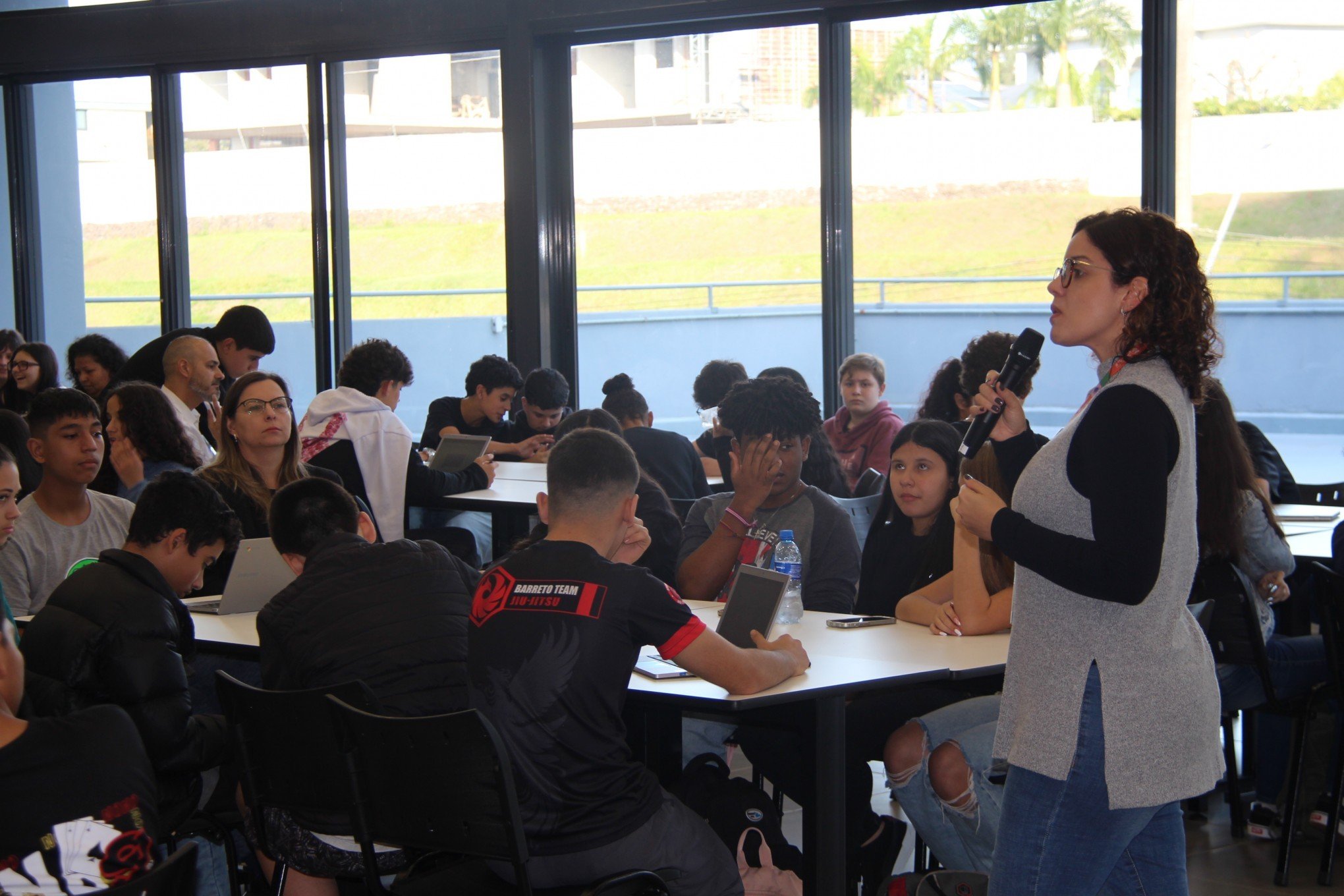 Sonhos e preocupação com futuro: projeto leva empreendedorismo para alunos da rede municipal de Novo Hamburgo