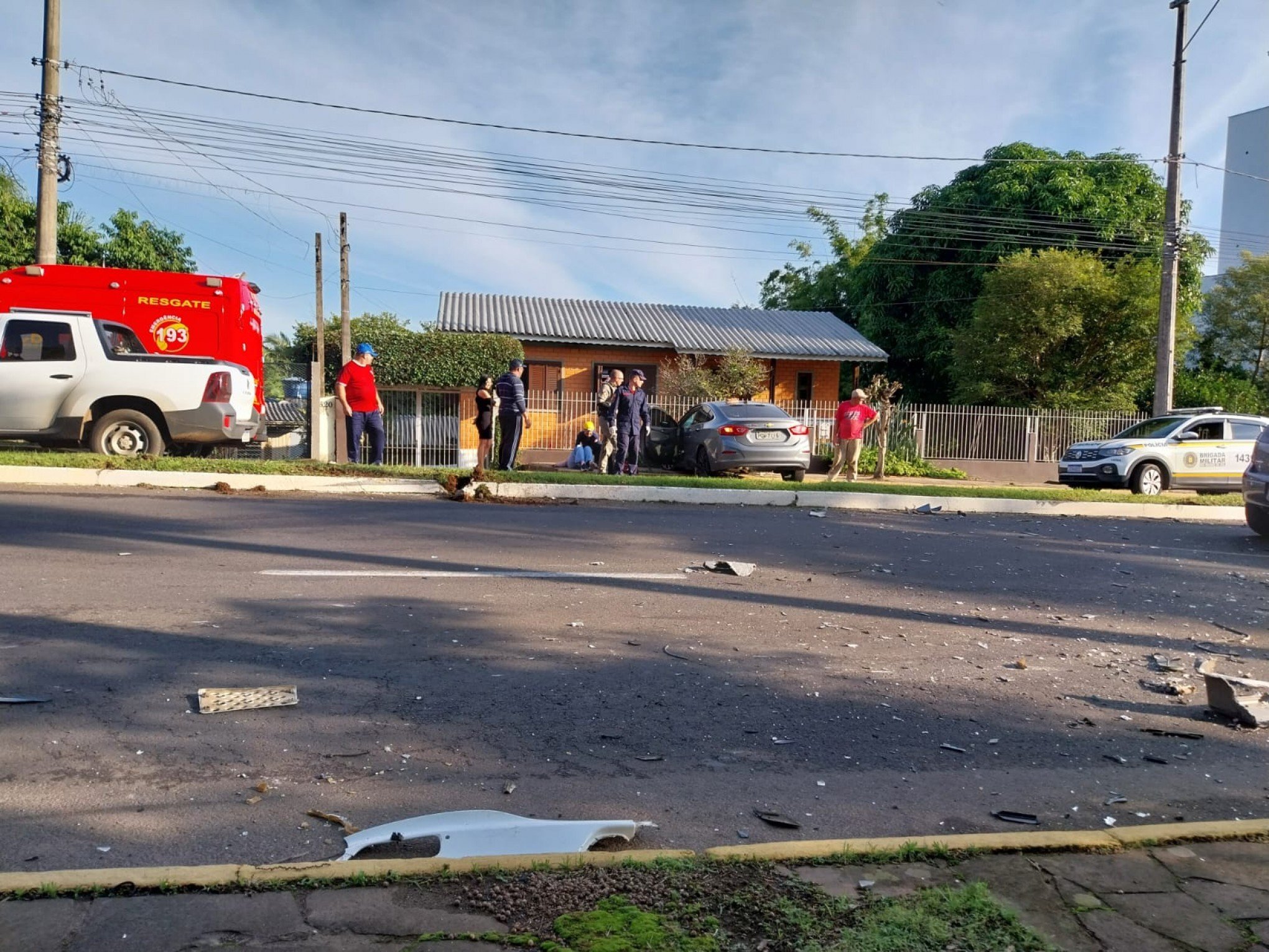 Mulher fica ferida após colisão entre caminhão e carro em Ivoti; veja fotos