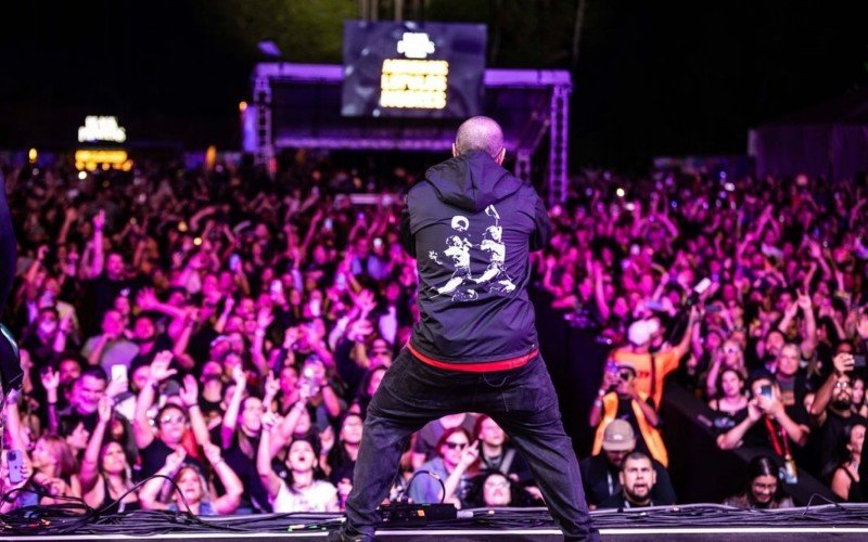 Com 30 anos de estrada, CPM apresenta shows lotados | abc+