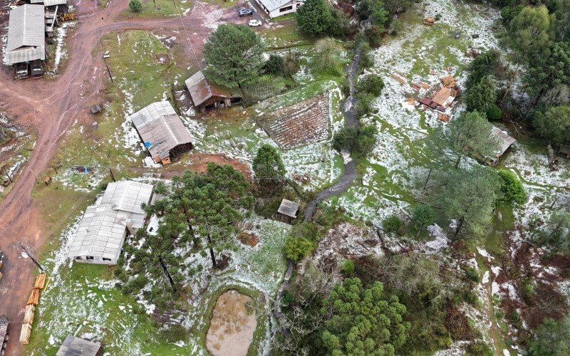 Tempestade de granizo destelhou casas em São Francisco de Paula | abc+