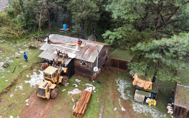 Tempestade de granizo destelhou casas em São Francisco de Paula | abc+