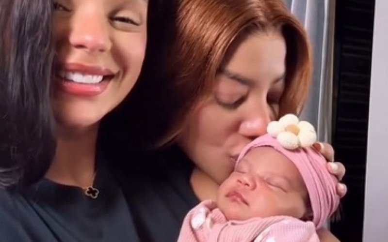 Brunna Gonçalves e Ludmilla mostram rosto de Zuri | abc+