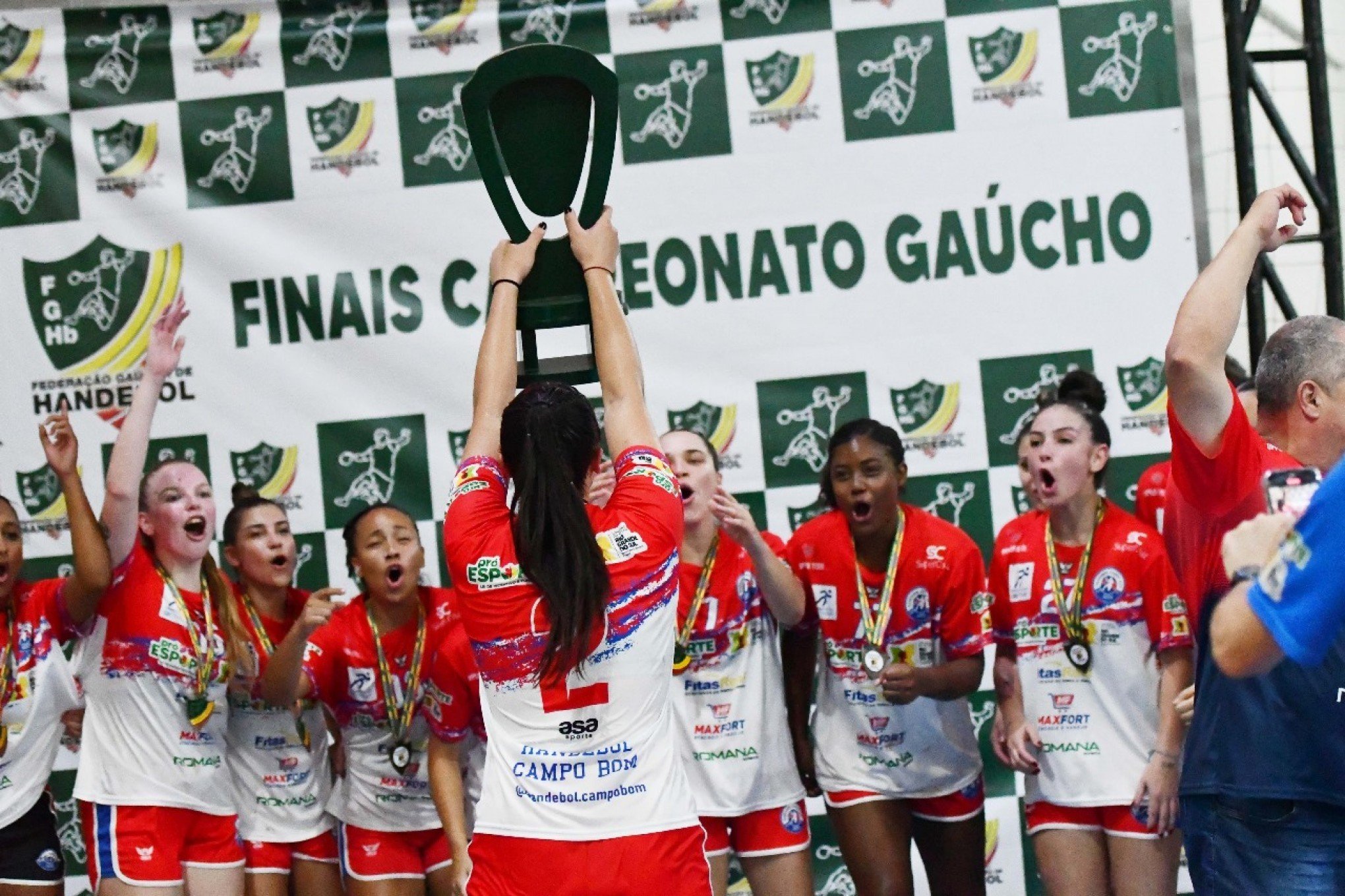 Campo Bom sedia o Estadual de handebol adulto feminino no fim de semana