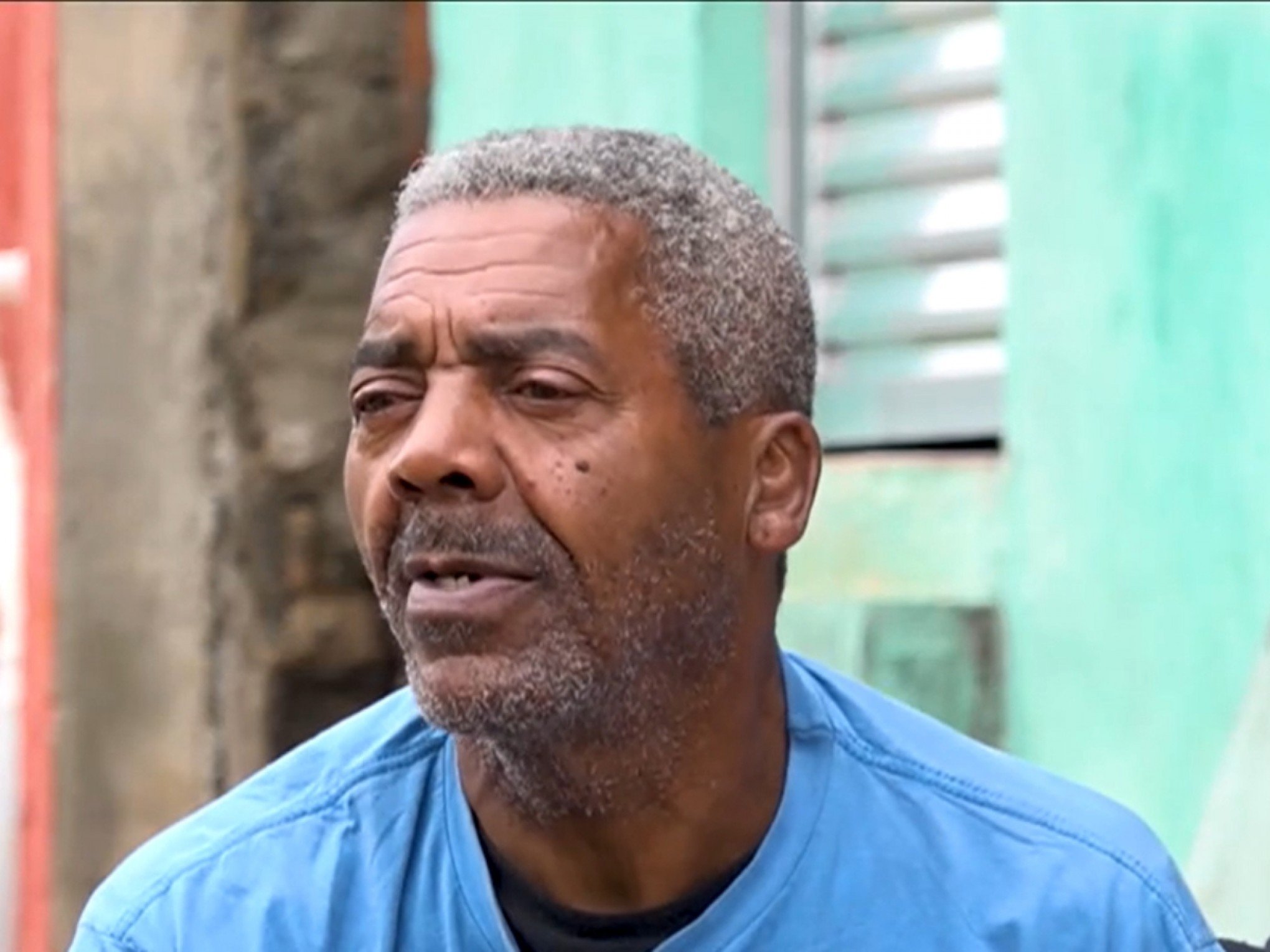 Ex-integrante do grupo Raça Negra morre após ser encontrado desacordado na rua