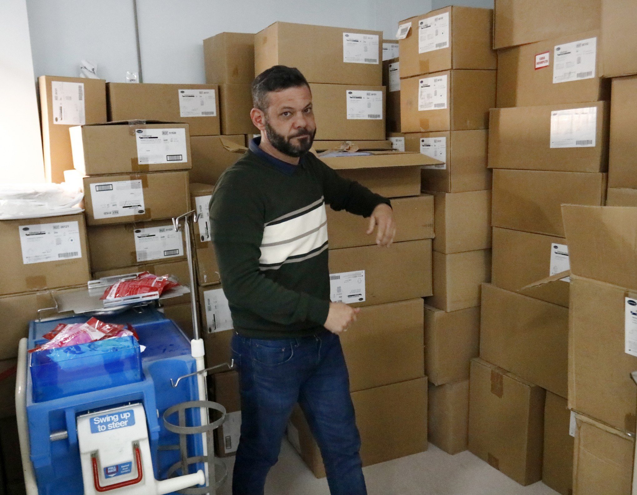 Prefeitura encontra estoque com insumos e doações no HPSC; antiga gestora do hospital contesta administração municipal