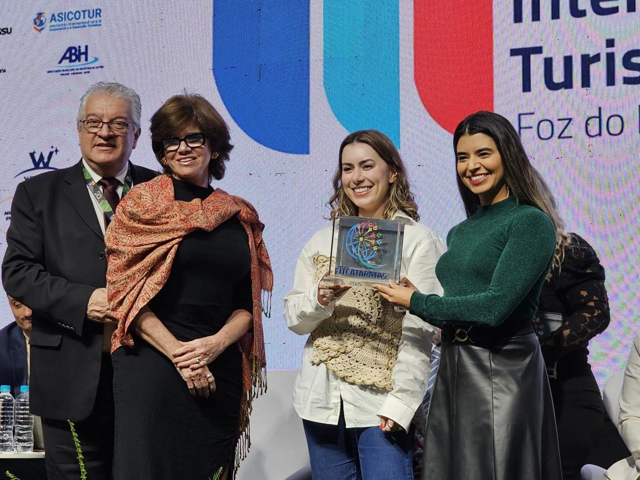 Gramado recebe premiação no Festival de Turismo das Cataratas