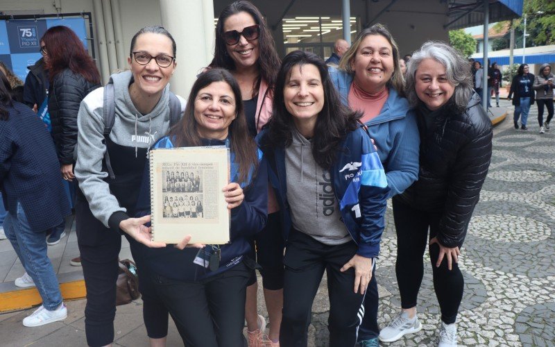 Amigas do grupo de handebol da década de 80 se reuniram no encontro do Colégio Marista Pio XII: Melissa Stoffel, 49 anos, Adriana Lopes do Nascimento, 51, Marcia Machado, 50, Gabriela Piarde, 48, Natiane Soares de Souza, 49 e Sheila Silva, 49. | abc+