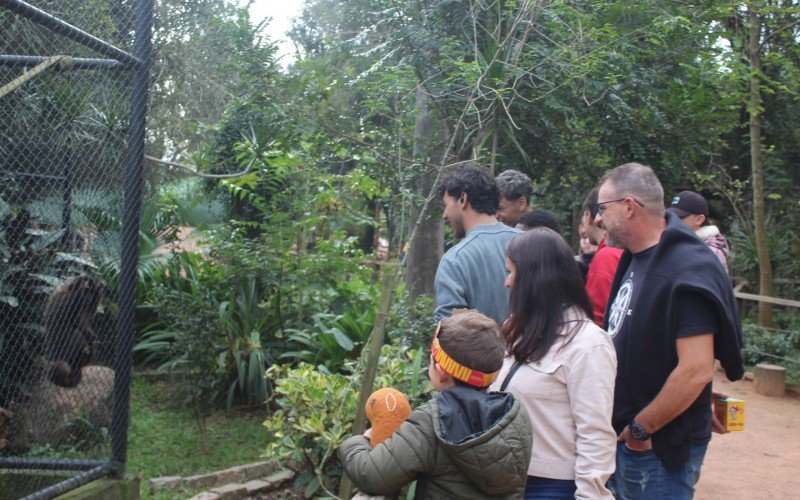 Público compareceu neste domingo (8), celebrando a reabertura do MiniZoo, em Canoas