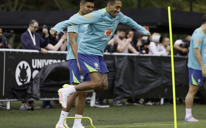 Atacante Raphinha deve começar como titular diante do Paraguai | abc+