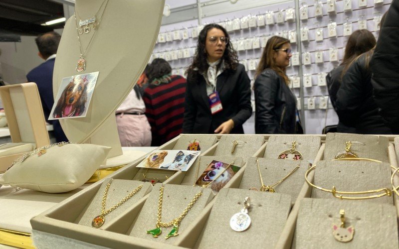 Joias para tutores podem ser encontradas no evento