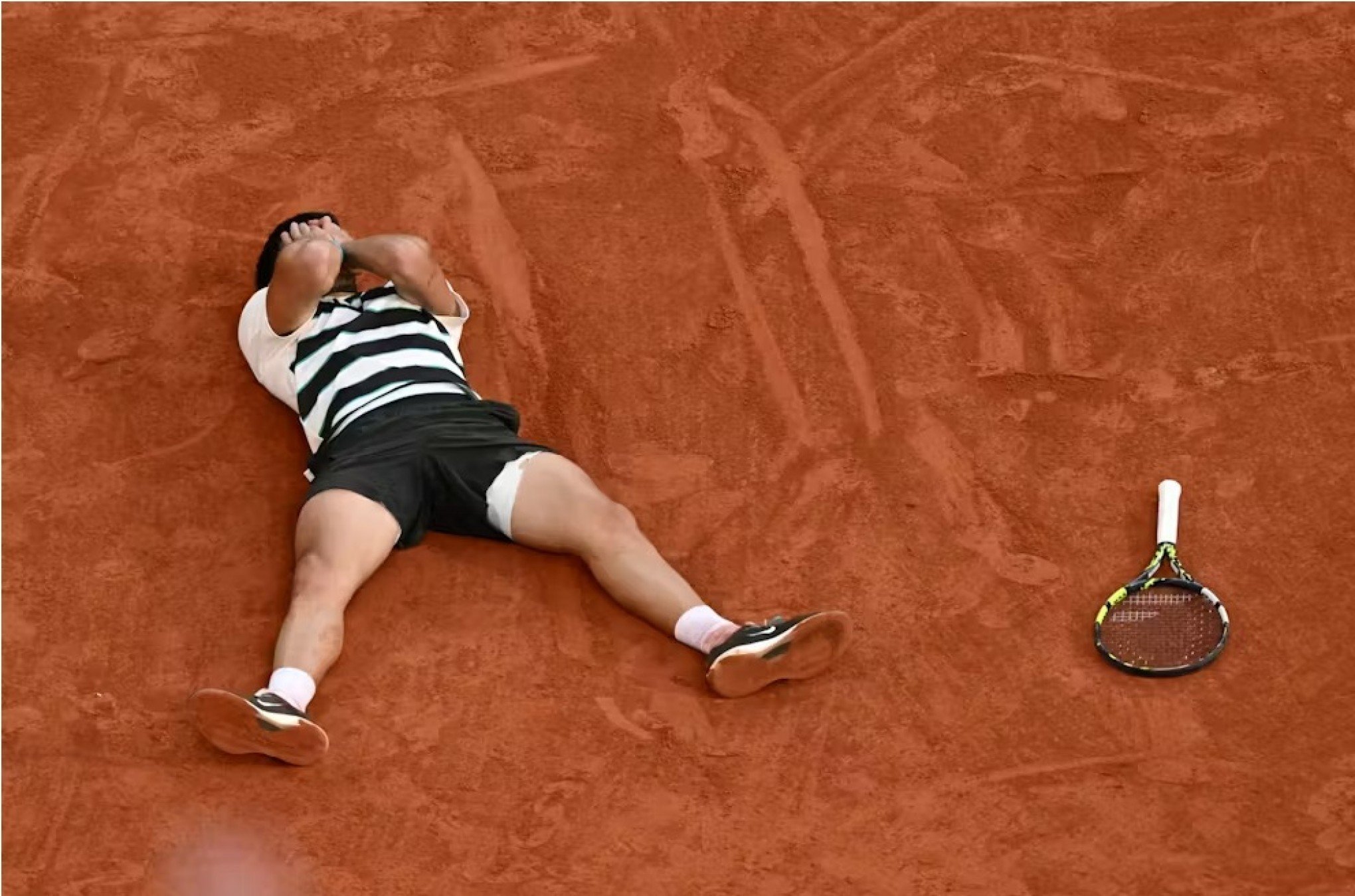 Alcaraz salva 3 match points e leva o bi em Roland Garros na final mais longa da história